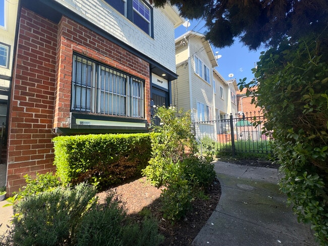 Building Photo - 3641 West St