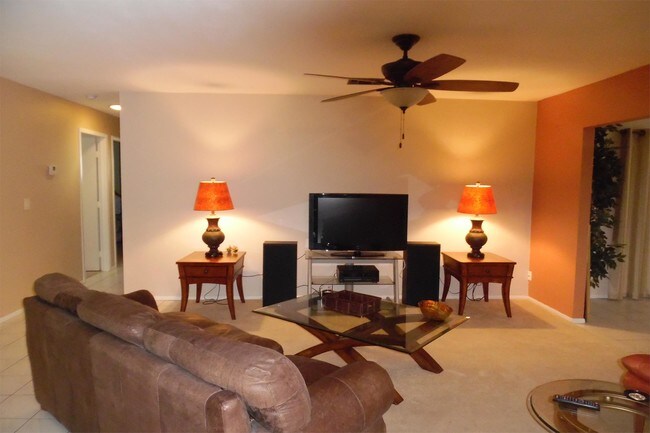 Building Photo - 4204 Surfside Ct