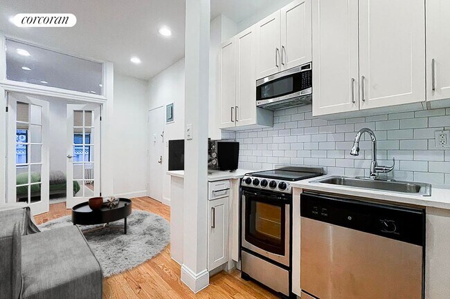 Foto del edificio - 421 E 81st St