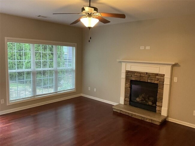 Building Photo - 7959 Larksview Dr