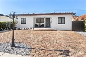 Foto del edificio - 4328 SW 9th Terrace