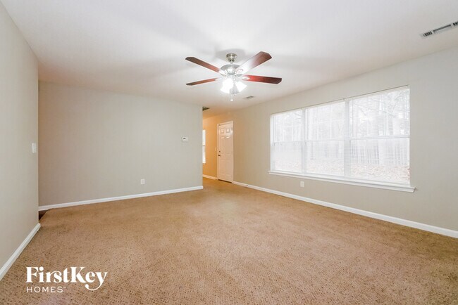 Building Photo - 5635 Isleworth Way
