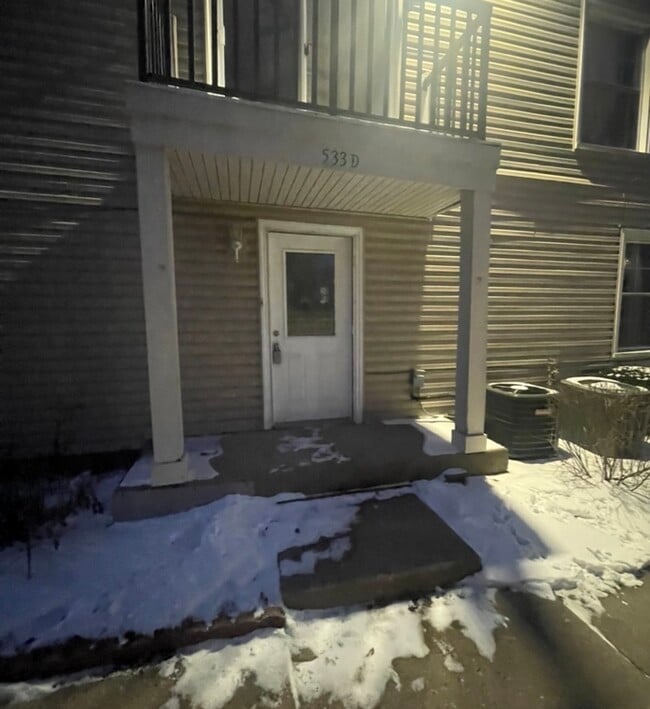 Building Photo - 533 Darlene Ln