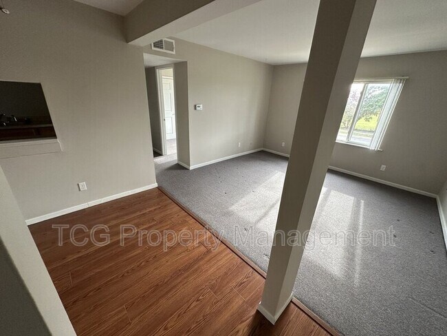 Foto del edificio - 600 E McKinley Rd