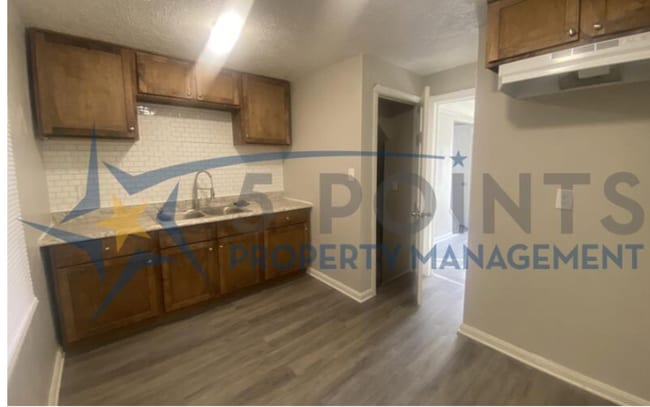 Building Photo - 5162 Camden Rd
