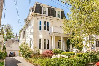Building Photo - 14 Evergreen Ave