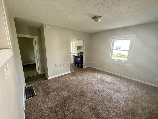 Building Photo - 289 Sumner Ct