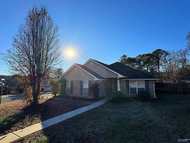 Building Photo - 101 Forest Glade Dr