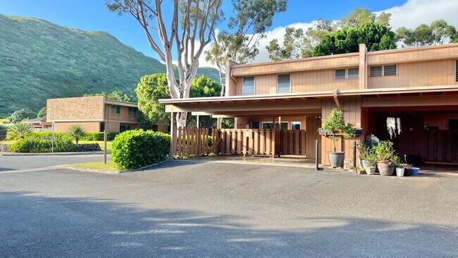 Building Photo - 375A Haleloa Pl
