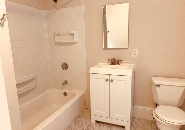 Foto del edificio - 1574 Tremont St