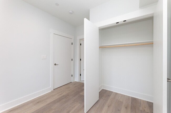 Foto del edificio - 212 Upshur St NW