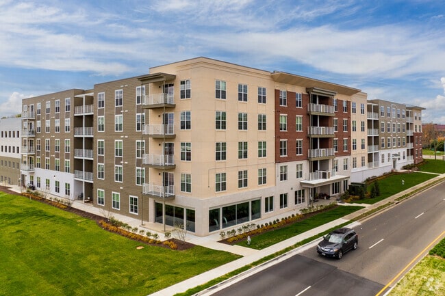 Building Photo - Triton Glen