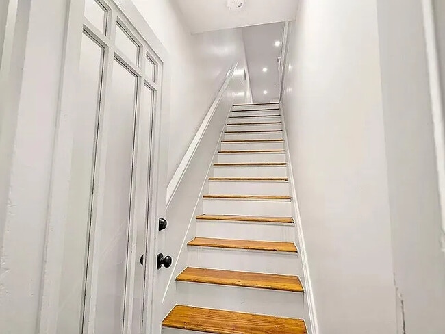 Building Photo - 27 Hancock St