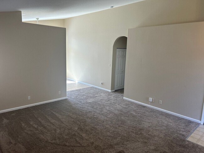 Building Photo - 2 Bed 2Bath House In Damonte Ranch