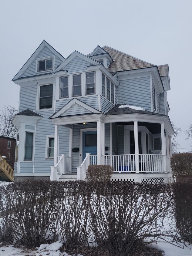 Primary Photo - 124 Summer St