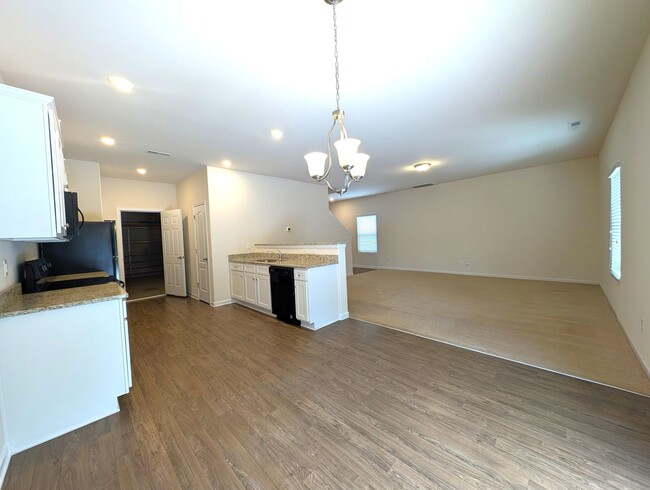 Building Photo - Pristine, 2 Story Home located in the Reserve at Canyon Hills Subdivision!