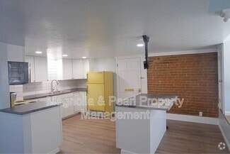 Building Photo - 1411 N 13th St