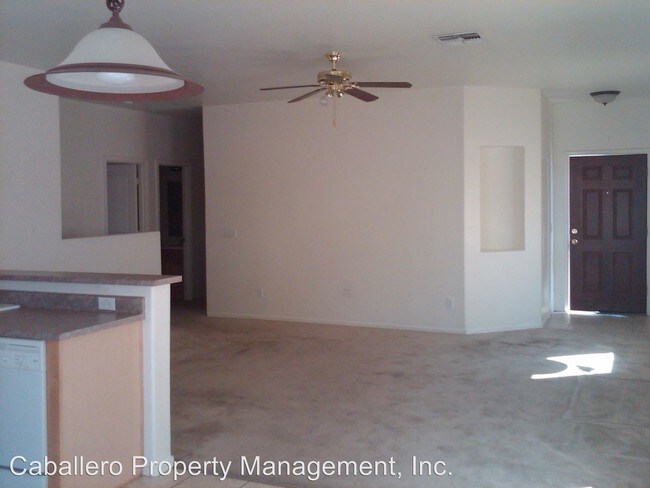 Building Photo - 2210 N 92nd Dl