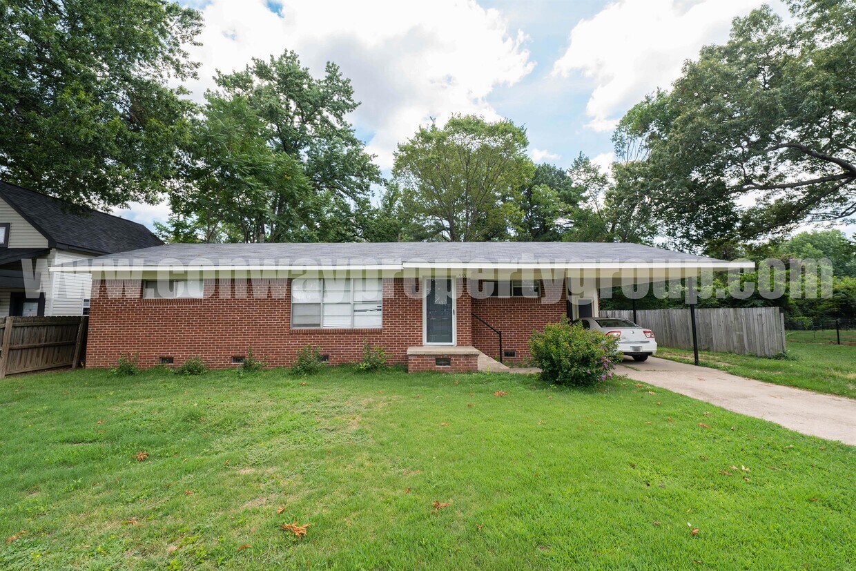 Primary Photo - 955 Western St