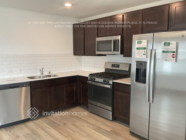 Building Photo - 3220 Crestone Dr
