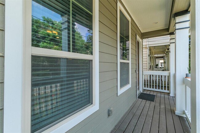 Foto del edificio - 1176 Nelson Falls Ln