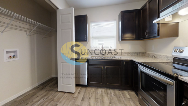 Building Photo - Beautiful 2BR/2BA Unit for Rent in Landfair!