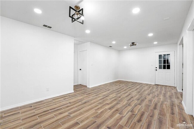 Building Photo - 14 1st St