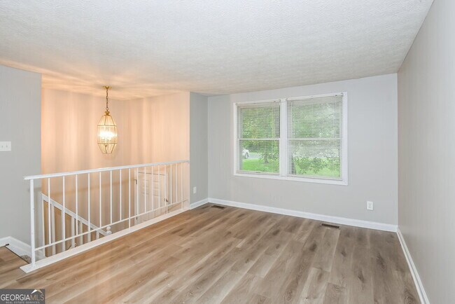 Foto del edificio - 3332 Chesterfield Ct
