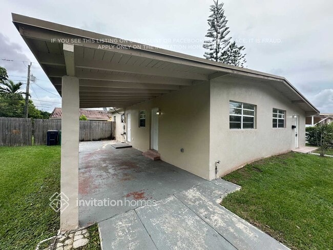 Building Photo - 5115 SW 112th Ave