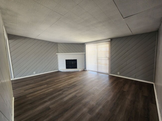 Building Photo - 3 bedroom 1.5 bath home!!!