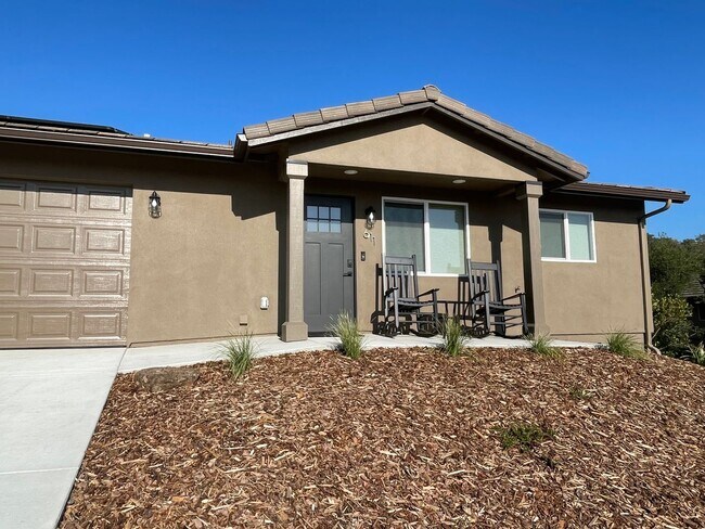 Building Photo - 611 Asilo Street