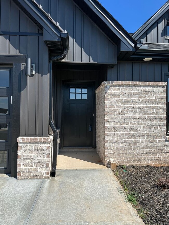 Building Photo - Beautiful Home for Rent – Modern Comforts ...