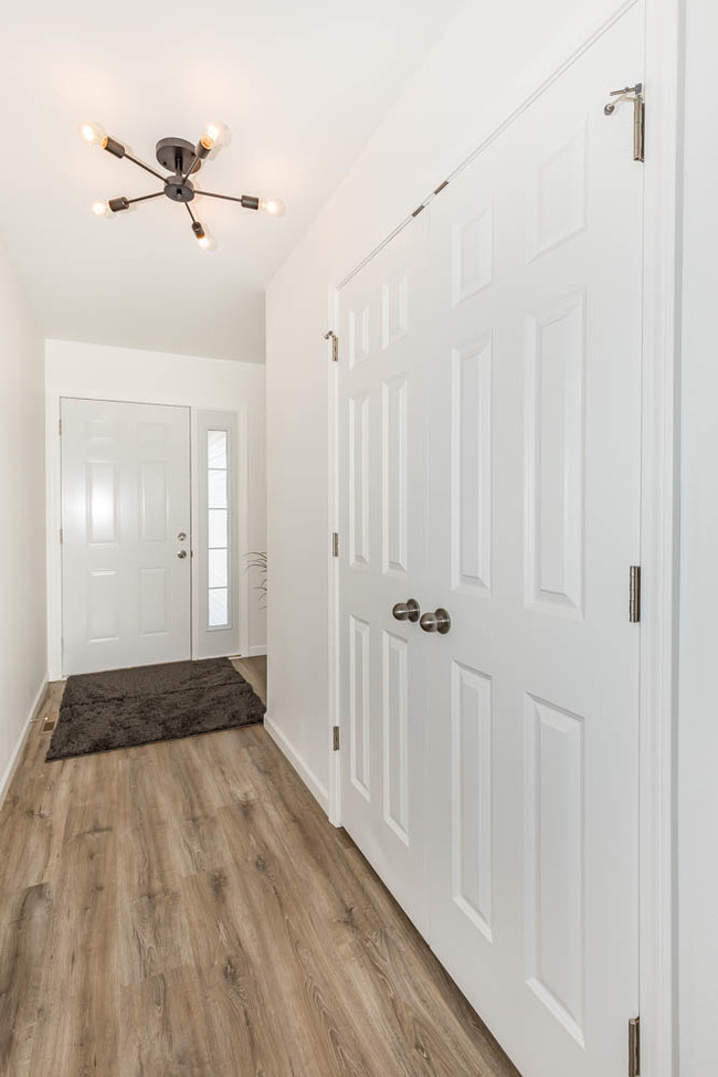 Foto del edificio - 1016 Highland Ln W