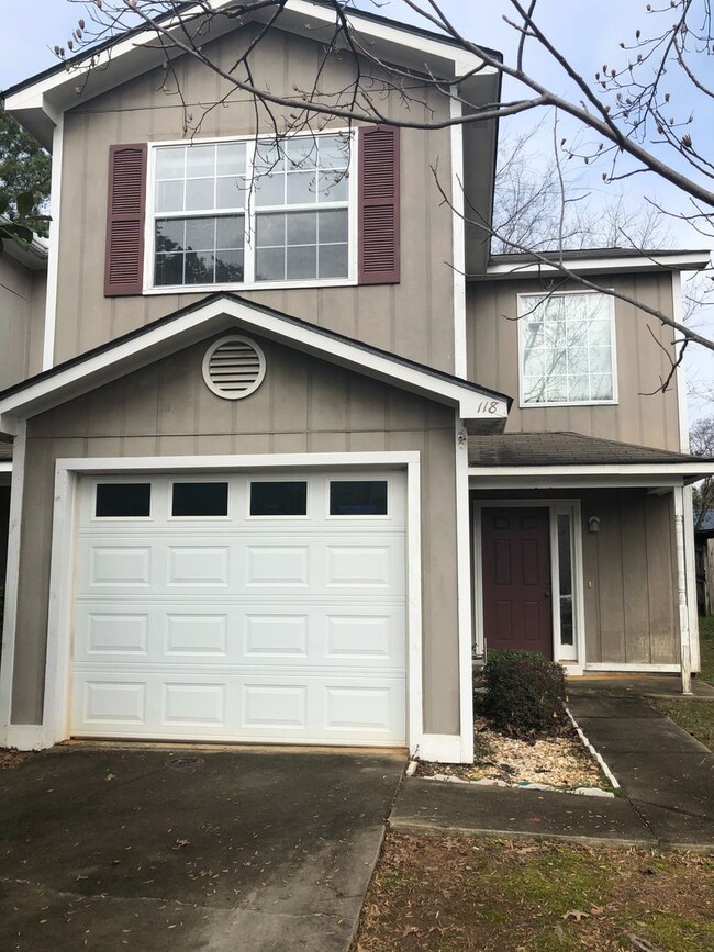 Building Photo - 118 Commons Dr