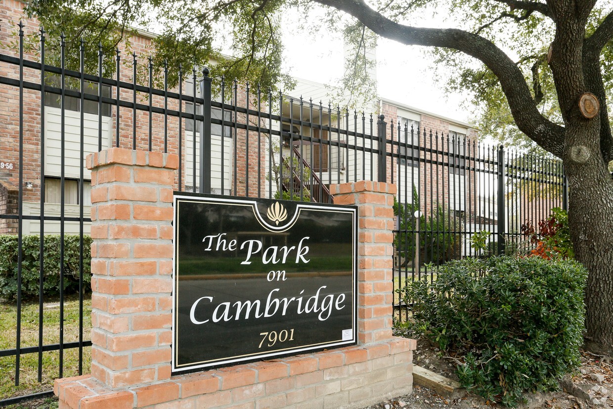 The Park on Cambridge Apartments in Houston, TX