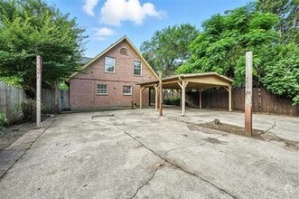 Building Photo - 508 E Sanford St