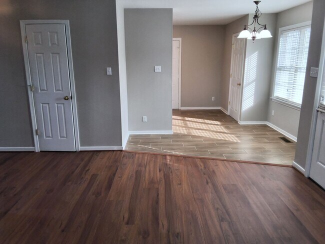 Foto del edificio - Chesterfield-Midlothian-Ashbrook Subdivision-Cosby High 4 Bed