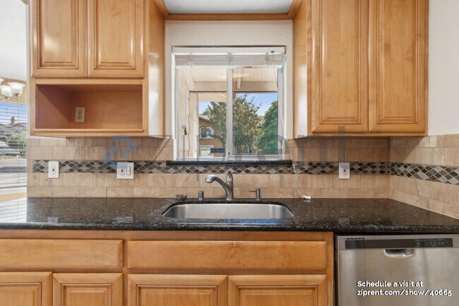 Building Photo - 792 Los Olivos Dr