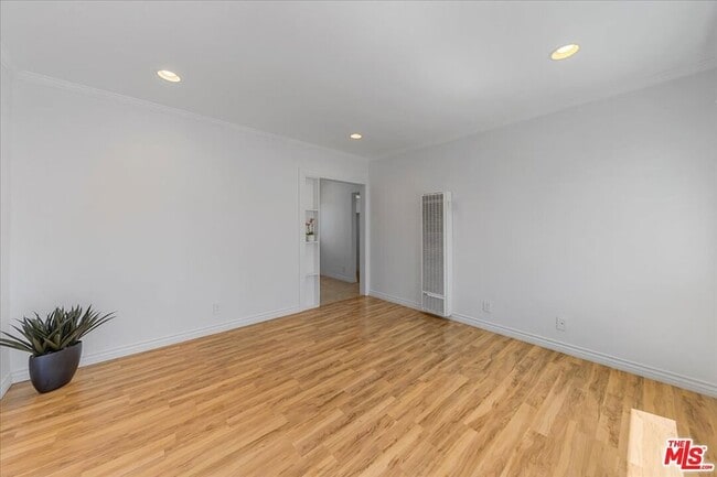 Photo - 2954 Exposition Boulevard Unit 1 Apartment