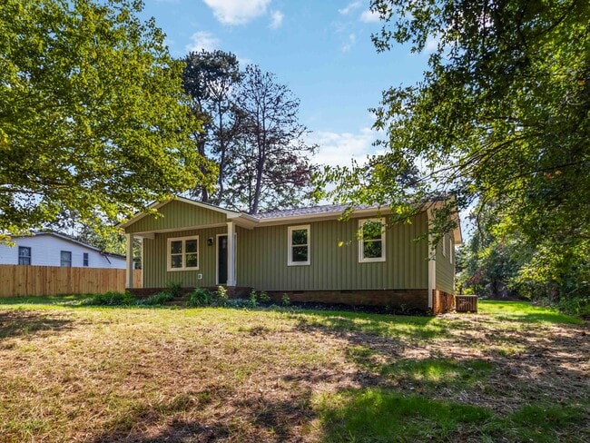 Building Photo - 229 Ezell Cir