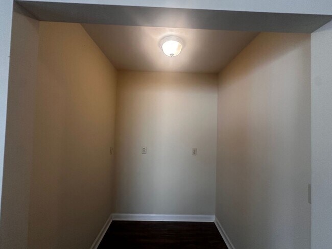 Foto del edificio - 7206 Jaffrey Ct
