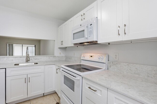 Foto del edificio - 315 NW 36th Ave