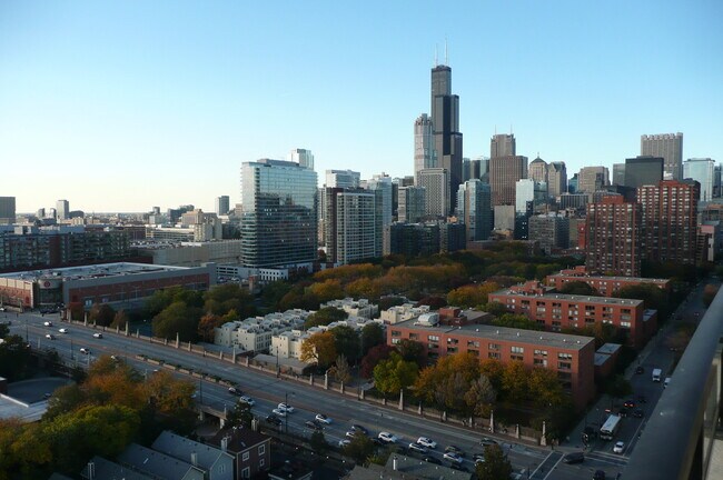 Foto del edificio - 1255 S State St