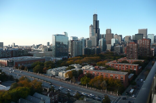 Building Photo - 1255 S State St