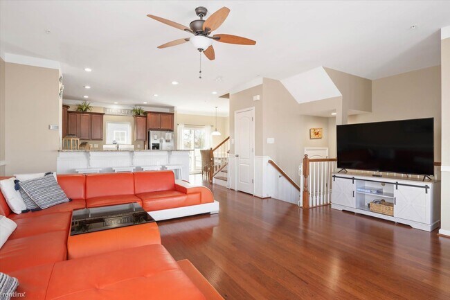 Foto del edificio - 4 br, 3.5 bath Townhome - 12901 Tidal Lane...