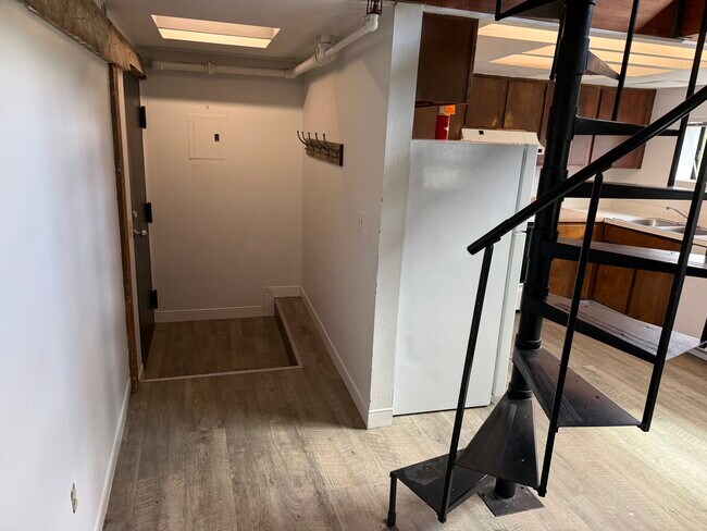 Entrada privada - 1047 Danby Rd