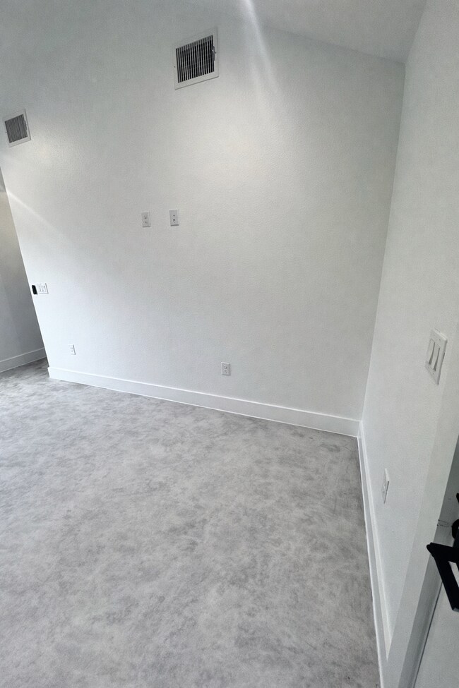 Sala de estar - 1409 Westmoor Dr