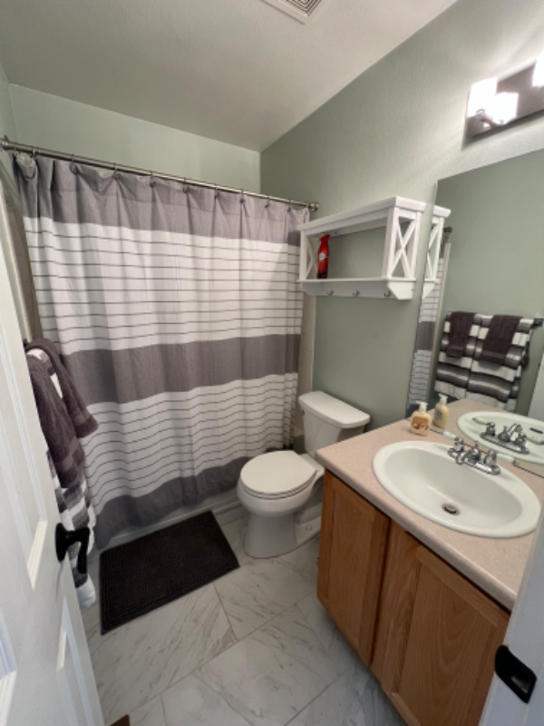 Building Photo - 5555 E Briarwood Ave