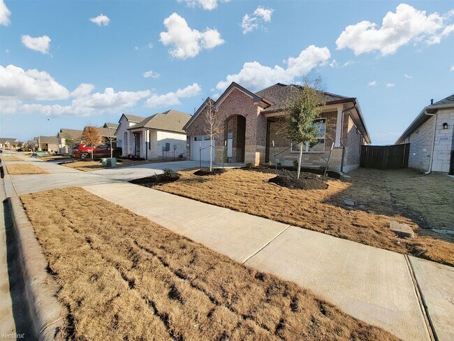 Building Photo - 4 br, 2 bath House - 2032 Bobtail Pass