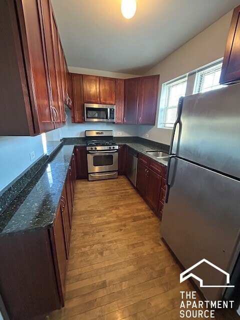 Building Photo - 72 Pine Ave